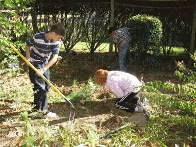 Thacher Adolescents Plant Ahead for Springtime Beauty
